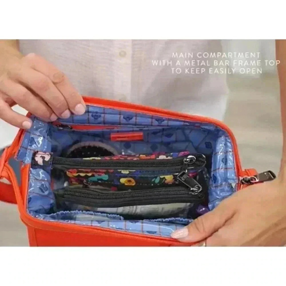 LUG Via Matte Luxe VL (Vegan Leather) Toiletry  Cosmetic Case - Sand Taupe - Picture 10 of 13